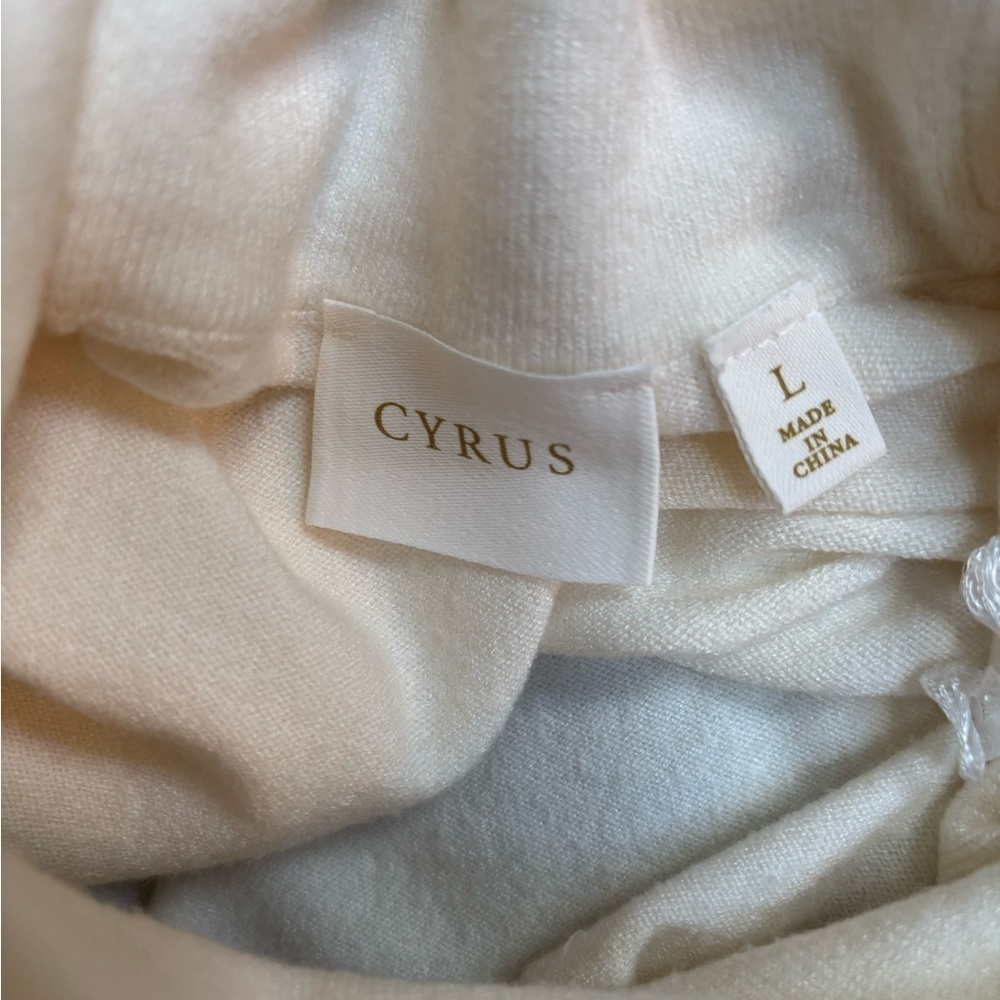CYRUS Classic Cream Cowl Neck Rib Knit Scalloped Hem Tailored Soft Sweater Sz L - Picture 7 of 8